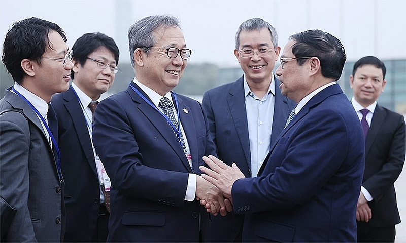 Thủ tướng lên đường dự Hội nghị Cấp cao kỷ niệm 50 năm quan hệ ASEAN-Nhật Bản